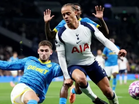 Thomas Frank thừa nhận Xavi Simons chơi không hiệu quả