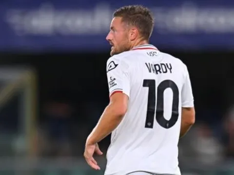 HLV Cremonese lý giải việc Jamie Vardy không ra sân trước Como