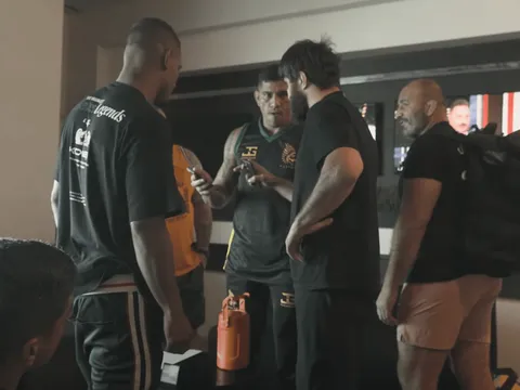 Alex Pereira và Magomed Ankalaev: Màn 'đấu khẩu' nảy lửa và lời cảnh cáo 'tôi sẽ tát anh' trước thềm UFC 320