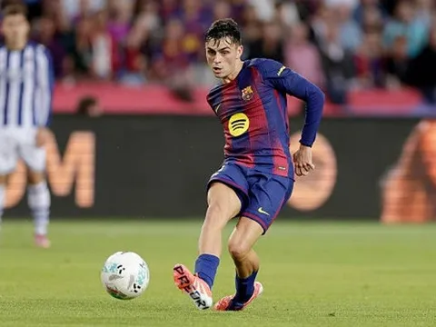 133 lần chạm bóng, Pedri rực sáng giúp Barca ngược dòng