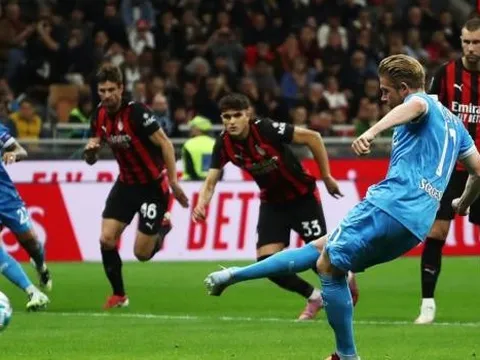 Conte lý giải khi De Bruyne khó chịu vì bị thay ra