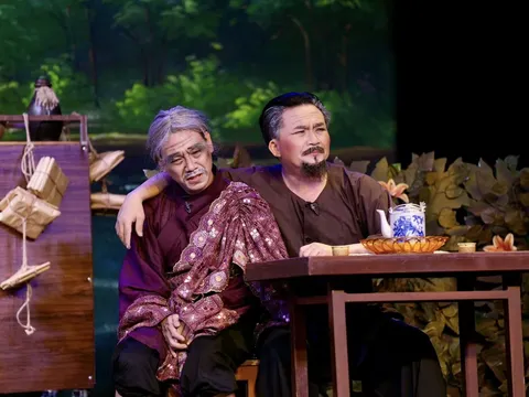 Nghệ sĩ Đại Nghĩa đang diễn bị trật khớp vai, Đình Toàn đại diện xin lỗi khán giả phải ngưng suất diễn