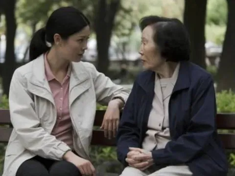Có một kiểu bất hiếu đang lan rộng: Cha mẹ không biết vẫn khen con “tương lai sáng lạn”