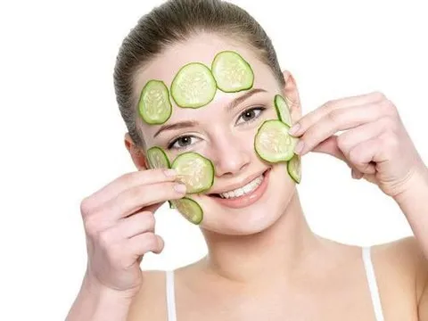 Dưa chuột có thực sự giúp giảm bọng mắt và quầng thâm?