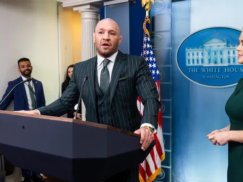 Conor McGregor và "chiến dịch 6 tháng" cho sự trở lại tại Nhà Trắng: Canh bạc lớn đang chờ đợi
