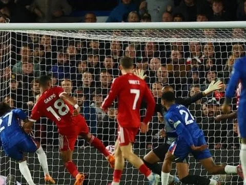Liverpool thua 3 trận liên tiếp: Vấn đề đã “lộ thiên”