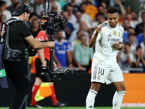 Trọng tài 2 lần mang lại lợi thế lớn cho Real Madrid