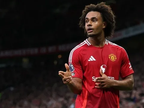 Joshua Zirkzee xứng đáng có thêm cơ hội tại Man Utd