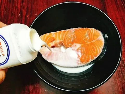 Ướp cá đừng cho bột hay muối: Ngâm cùng 1 thứ cá hết tanh, làm món gì cũng béo ngậy