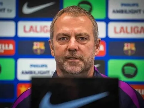 Flick thừa nhận sai lầm, Barca sẵn sàng trở lại