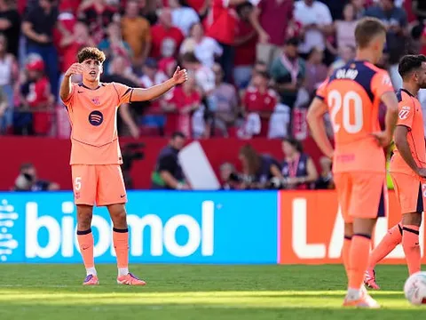 Barcelona thua đậm Sevilla: Tử huyệt phòng ngự; Rashford cô đơn