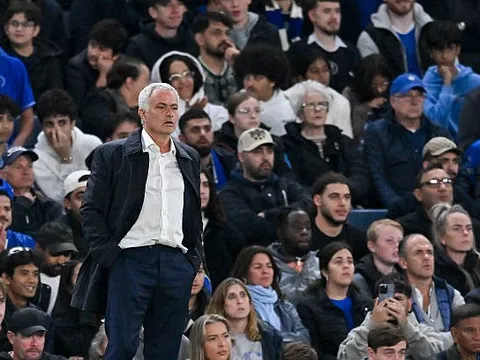Mourinho dính virus khi Benfica chia điểm với Porto