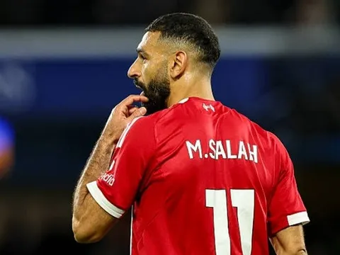 Khi “tự do” của Salah gây áp lực lên hàng thủ Liverpool