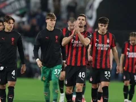 Đứt chuỗi 5 trận thắng liên tiếp, phòng thay đồ AC Milan trở nên nặng nề