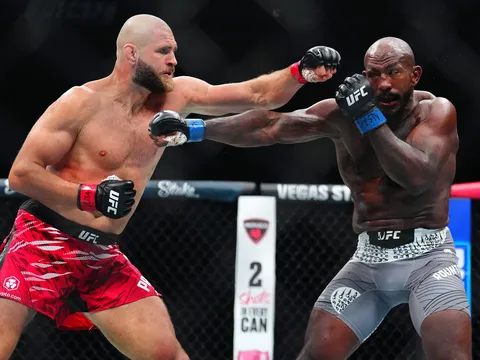 Jiri Prochazka và màn lật kèo kinh điển: Knockout tàn bạo Khalil Rountree sau hai hiệp bị dẫn trước