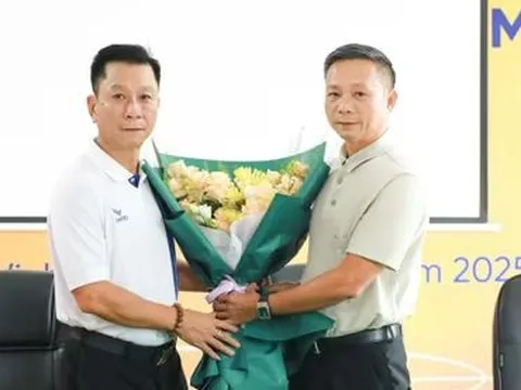 HLV Văn Sỹ Sơn hứa sẽ vực dậy Sông Lam Nghệ An