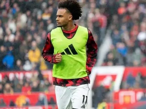 Joshua Zirkzee muốn rời Man United ngay tháng Giêng tới