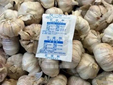 Đừng vứt gói hút ẩm trong túi đựng đồ ăn: Mẹo hay giúp bảo quản thực phẩm và giải quyết nhiều vấn đề