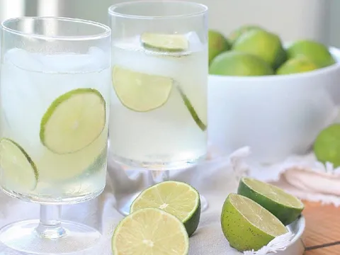 Cách uống nước chanh muối vào buổi sáng làm thải độc gan, giúp eo thon, không sót ruột