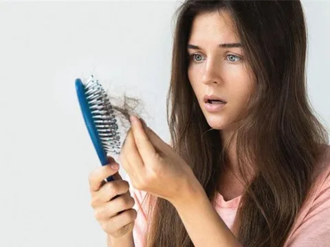 5 thói quen phổ biến bạn nên dừng ngay nếu muốn giữ cho mái tóc luôn khỏe đẹp