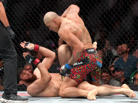 Daniel Cormier: Chấn thương của Ankalaev là thật, nhưng Pereira vẫn sẽ chiến thắng