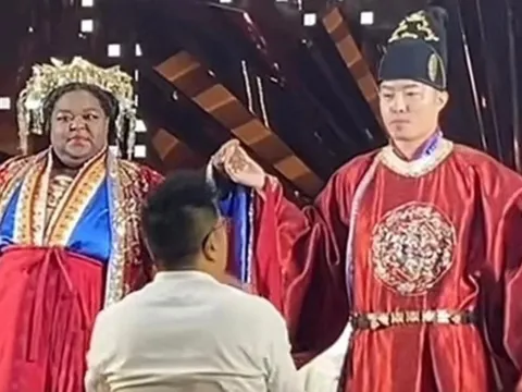 Cưới cô dâu hơn 20 tuổi, chàng trai Trung Quốc khiến dân mạng “bật ngửa”
