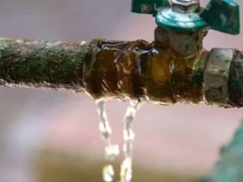 Người xưa dặn: “Nhà có 3 điều rò rỉ này, tài lộc đội nón ra đi, gia chủ khó giữ phú quý lâu dài”