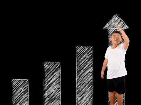 4 dấu hiệu con chậm cao, cha mẹ biết sớm mà cân bằng
