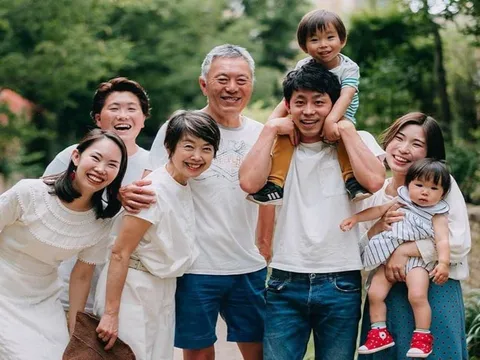 4 ngày sinh Âm lịch mang phúc khí hiếm có: Luôn khiến gia đình tự hào, nở mày nở mặt