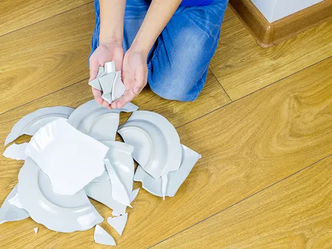 Ngày Mùng 1 làm vỡ bát đĩa, cốc chén có sao không?