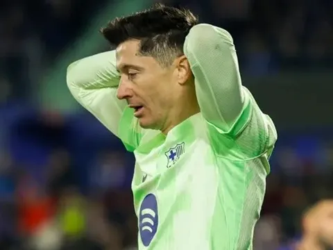 Lewandowski và tình thế bấp bênh tại Barca