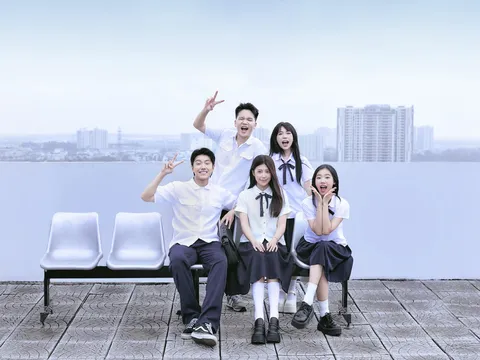 PiaLinh “lột xác” với bản Pop Rock thanh xuân học đường - “Chúc Phúc”