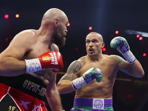 Frank Warren tiết lộ: Tyson Fury ám ảnh bởi Usyk, gạt phăng Anthony Joshua