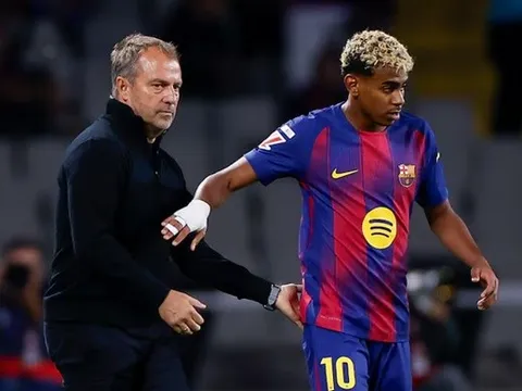 Yamal gặp rắc rối tại Barcelona, Deco can thiệp với Flick