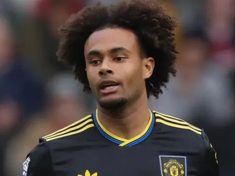 Joshua Zirkzee: Từ niềm hy vọng đến cuộc đào thoát khỏi Manchester United