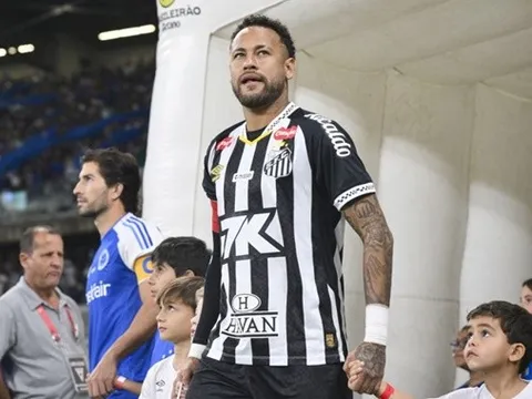 Ausilio bác bỏ tin Neymar đến Inter, khẳng định ở lại CLB