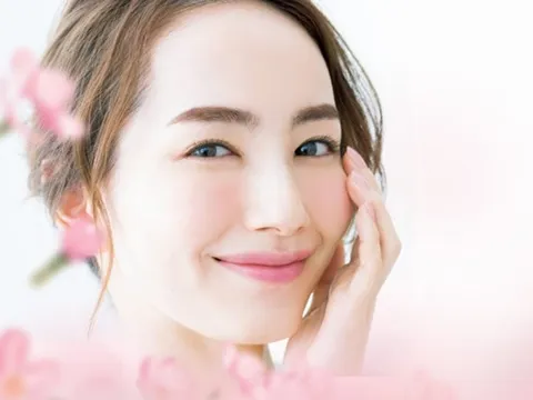 3 thói quen buổi sáng đơn giản nhưng có thể giúp bạn duy trì vẻ tươi trẻ theo thời gian