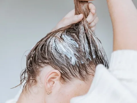 Bí quyết giúp mái tóc uốn, nhuộm luôn khỏe đẹp và bền màu
