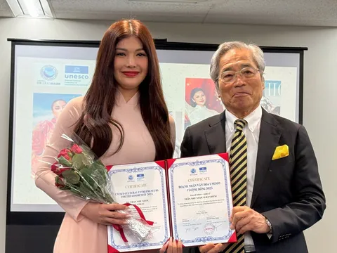 Lily Chen vinh dự nhận bằng khen Doanh nhân văn hóa Unesco tại Nhật Bản