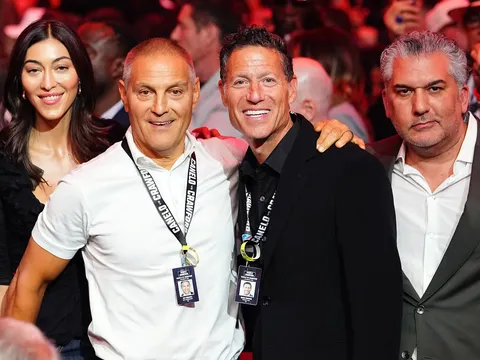 Thương vụ UFC và Netflix đổ bể phút chót: Tiết lộ lý do và cú 'áp phe' lịch sử với Paramount