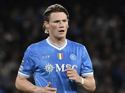 McTominay sa sút tại Napoli, Conte chỉ ra lý do