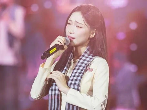 Hòa Minzy gấp rút lên tiếng giữa đêm vì điều quan trọng