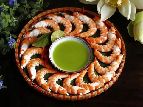 Mẹo luộc tôm không cần nước dễ bóc vỏ - đỏ au, hết tanh
