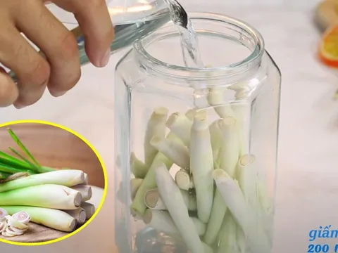 Ngâm sả với giấm, thu được loại nước đặc biệt có công dụng tuyệt vời