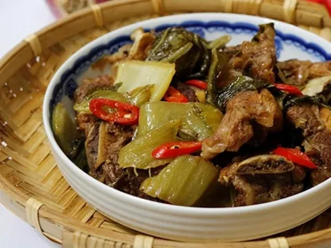 Cách làm sườn xào cải chua giòn ngon, món ăn đậm đà, đưa cơm