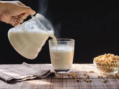 Sữa đậu nành rất tốt nhưng có 5 người tránh ăn kẻo mang bệnh
