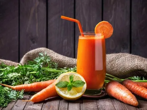 5 loại thực phẩm dưỡng nhan tiêu biểu được các chuyên gia khuyên dùng để nuôi dưỡng làn da từ bên trong.