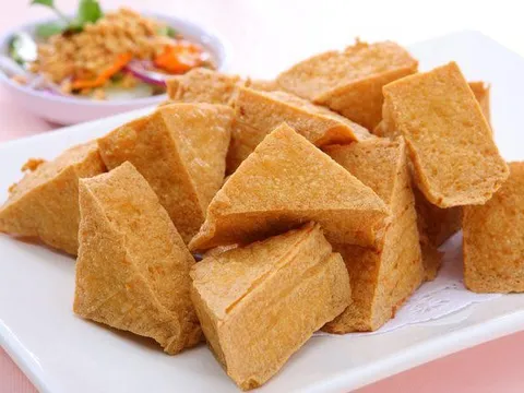 Thả thứ này vào rán đậu: Đậu giòn tan, ăn một lần nhớ mãi