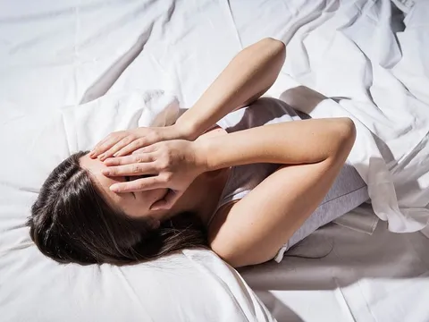 Luôn mệt mỏi dù ngủ đủ giấc: Coi chừng bạn đang mắc chứng nguy hiểm
