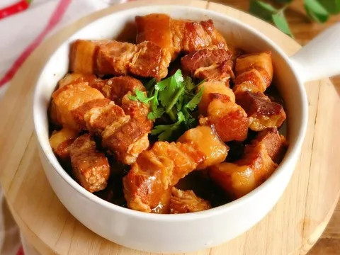 Cách kho thịt kho tàu nhanh nhừ: Rút ngắn thời gian đun nấu